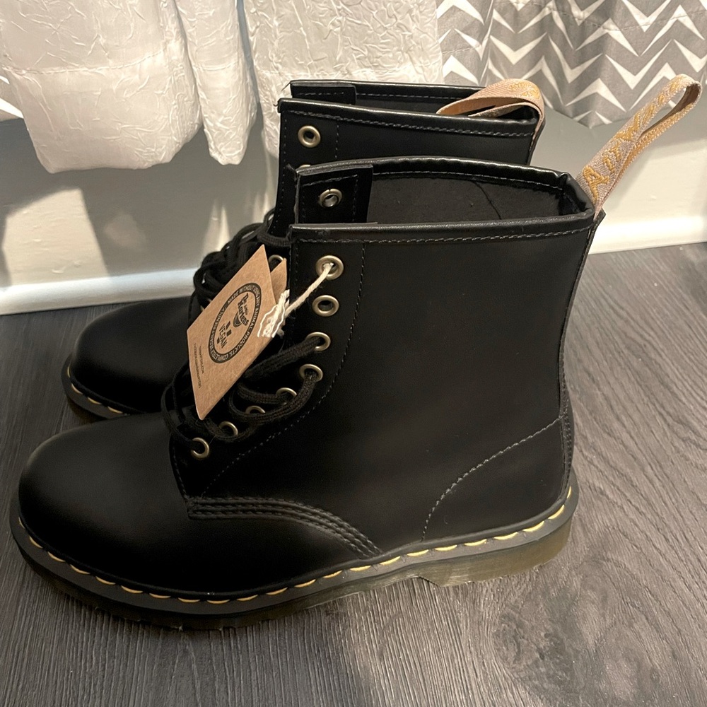 Vegan Dr Martens 1460